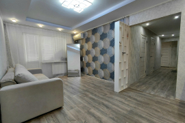 Трехкомнатная в районе ЖД вокзала