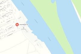 Участок на берегу реки